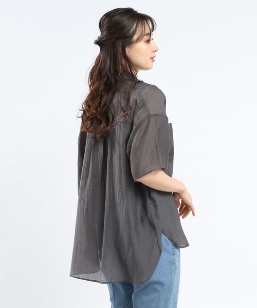 GLOBAL WORK Smile Seed Store（グローバルワーク スマイルシードストア）の「シアーシャツ半袖/112068（シャツ/ブラウス・レディース・チャコール/グレイッシュベージュ・LARGE/X-LARGE/MEDIUM/SMALL）」の17枚目の写真