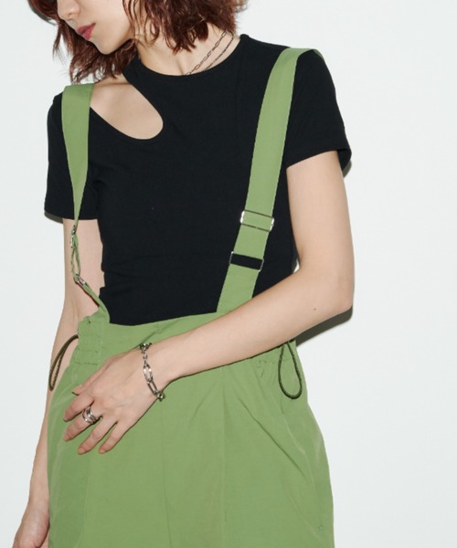 Auntie Rosa Holiday(アンティローザホリデー)の「ショルダースリットクロップドTEE(Tシャツ/カットソー・レディース・オフホワイト/ブラック・FREE)」の2枚目の写真