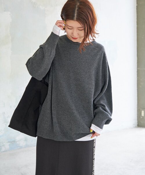 Spick & Span（スピックアンドスパン）の「CHESS ルーズボートネックニット（ニット/セーター・レディース・ベージュ/チャコールグレー/ライトグリーン/イエロー系その他/ピンク系その他・FREE）」の10枚目の写真