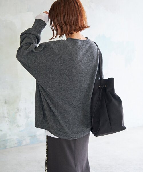 Spick & Span（スピックアンドスパン）の「CHESS ルーズボートネックニット（ニット/セーター・レディース・ベージュ/チャコールグレー/ライトグリーン/イエロー系その他/ピンク系その他・FREE）」の15枚目の写真