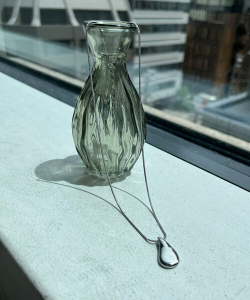Chez toi(シェトワ)の「ニュアンスチャームネックレス(リング・レディース・ゴールド/シルバー・FREE)」の3枚目の写真