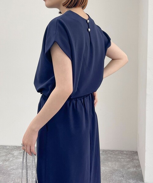 fredy emue（フレディエミュ）の「【セットアップ可能】カットジョーゼットフレンチ袖プルオーバー（Tシャツ/カットソー・レディース・ベージュ/ネイビー/ブラック・38）」の11枚目の写真