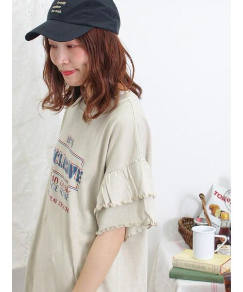 Samansa Mos2（サマンサ モスモス）の「ピグメント加工袖フリルロゴTシャツ（Tシャツ/カットソー・レディース・グリーン/イエロー/ベージュ/チャコールグレー・F）」の3枚目の写真