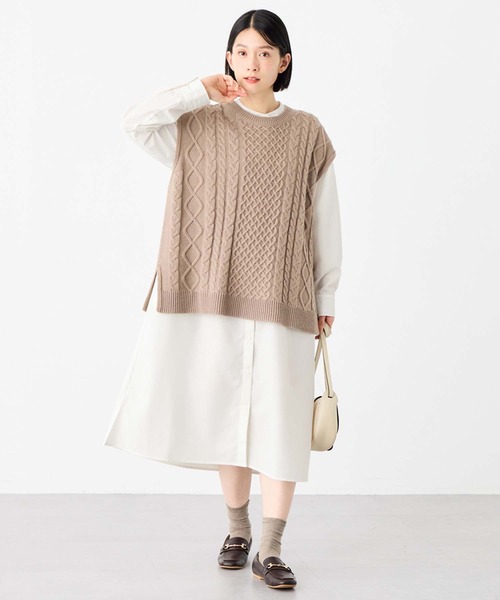 Viola e Viola(ヴィオラエヴィオラ)の「お手入れ簡単羽織に使えるシャツワンピース(シャツワンピース・レディース・ダークグレー/カーキ/ホワイト・M/L/LL/3L)」の9枚目の写真