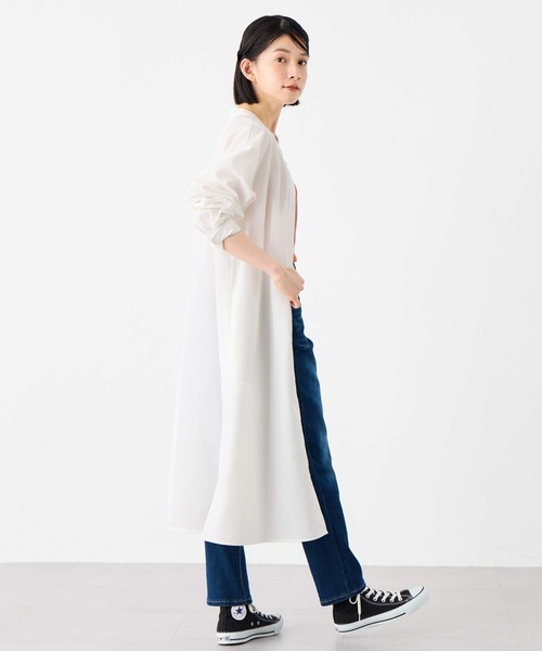 Viola e Viola(ヴィオラエヴィオラ)の「お手入れ簡単羽織に使えるシャツワンピース(シャツワンピース・レディース・ダークグレー/カーキ/ホワイト・M/L/LL/3L)」の7枚目の写真