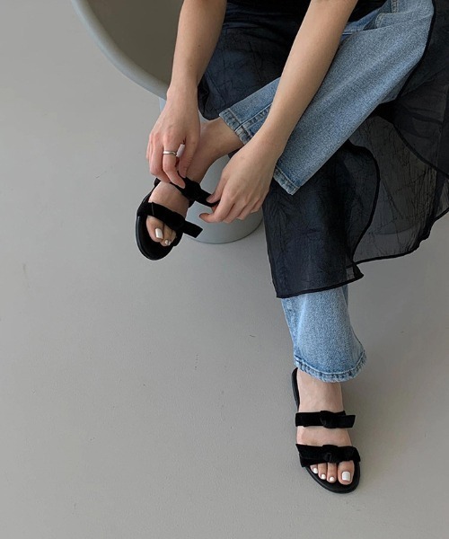 Vipoa（ヴィポア）の「ribbon flat sandal（サンダル・レディース・シルバー/ブラック・SMALL/MEDIUM/LARGE）」の7枚目の写真