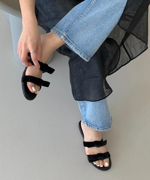 Vipoa（ヴィポア）の「ribbon flat sandal（サンダル・レディース・シルバー/ブラック・SMALL/MEDIUM/LARGE）」の8枚目の写真