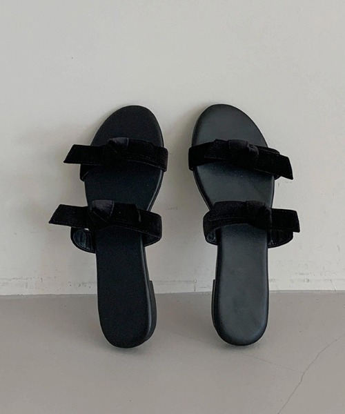 Vipoa（ヴィポア）の「ribbon flat sandal（サンダル・レディース・シルバー/ブラック・SMALL/MEDIUM/LARGE）」の3枚目の写真