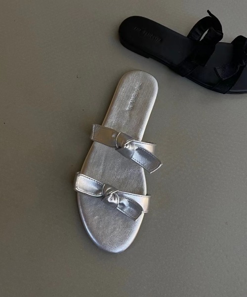 Vipoa（ヴィポア）の「ribbon flat sandal（サンダル・レディース・シルバー/ブラック・SMALL/MEDIUM/LARGE）」の14枚目の写真