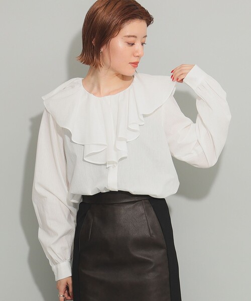 Ray BEAMS（レイビームス）の「ビッグ ラッフルカラー シャツ（シャツ/ブラウス・レディース・ホワイト/ブラック・ONE SIZE）」の5枚目の写真