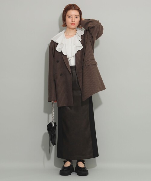 Ray BEAMS（レイビームス）の「ビッグ ラッフルカラー シャツ（シャツ/ブラウス・レディース・ホワイト/ブラック・ONE SIZE）」の7枚目の写真