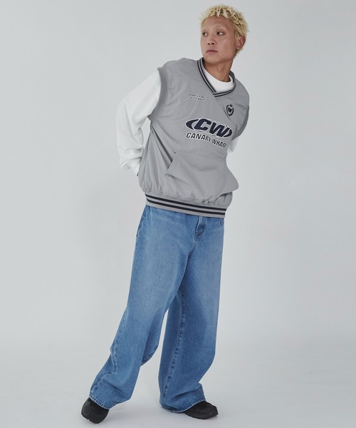 WEGO(ウィゴー)の「WEGO/ナイロンVネックベスト(ベスト・メンズ・グレー/ブラック・MEDIUM/LARGE)」の9枚目の写真