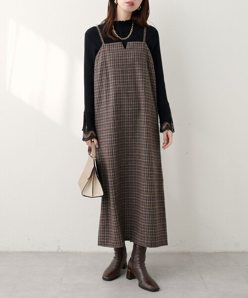 natural couture(ナチュラルクチュール)の「【WEB限定】キーネック圧縮ニットキャミワンピース(ワンピース・レディース・その他2/その他1/ブラウン/ブラック/サックスブルー・FREE)」の6枚目の写真