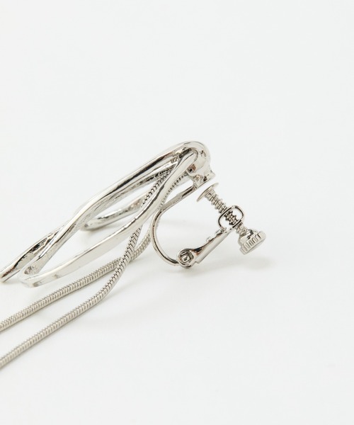 COLONY 2139（コロニートゥーワンスリーナイン）の「メタルチェーンリボンイヤリング（イヤリング・レディース・シルバー/ゴールド・FREE）」の10枚目の写真