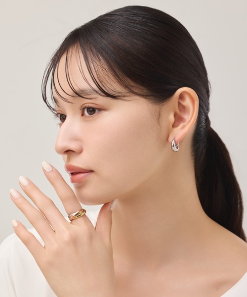 ciite' surgical stainless(シーテサージカルステンレス)の「【 金属アレルギー対応 】 ドロップフープピアス サージカルステンレス (両耳用)(ピアス(両耳用)・レディース・ゴールド/シルバー・FREE)」の12枚目の写真