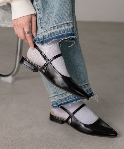 ad thie(アドティエ)の「ポインテッドトゥ フラットシューズ(パンプス・レディース・ゴールド/ブラック・LARGE/MEDIUM)」の2枚目の写真