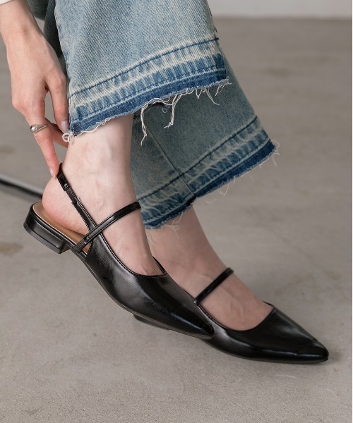 ad thie(アドティエ)の「ポインテッドトゥ フラットシューズ(パンプス・レディース・ゴールド/ブラック・LARGE/MEDIUM)」の3枚目の写真