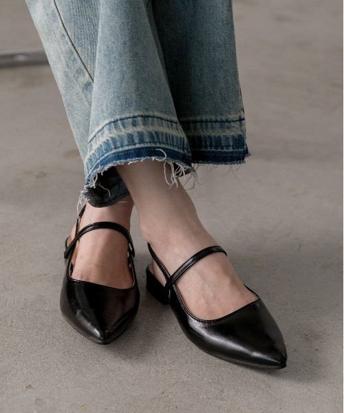 ad thie(アドティエ)の「ポインテッドトゥ フラットシューズ(パンプス・レディース・ゴールド/ブラック・LARGE/MEDIUM)」の4枚目の写真