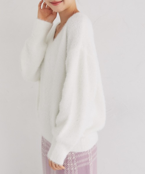 tocco closet(トッコ クローゼット)の「スパンコール入りフェザーニットプルオーバー(ニット/セーター・レディース・ラベンダー/ピンク/オフホワイト・M)」の7枚目の写真