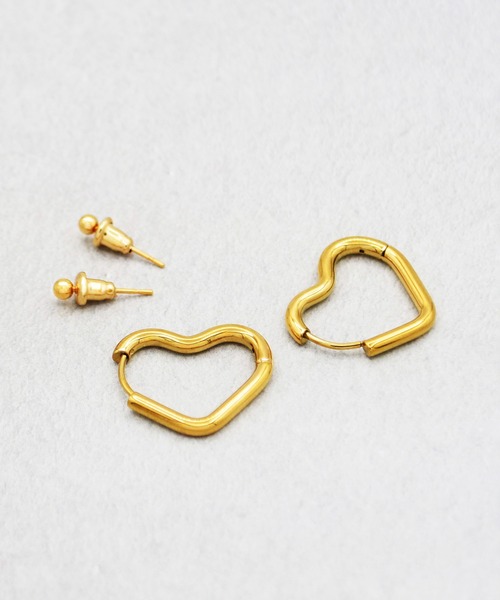 Diliraba(ディリラバ)の「【Diliraba】ステンレス ビッグハートフープピアスセット(ピアス(両耳用)・レディース・ゴールド/シルバー・FREE)」の6枚目の写真