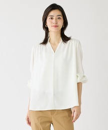 ヴィーナスバックサテン スタンドカラーブラウス
