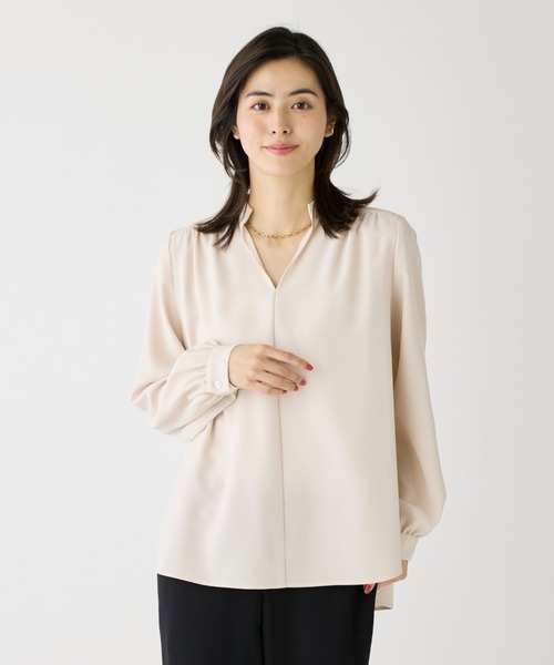 I.T.'S international（イッツインターナショナル）の「ヴィーナスバックサテン スタンドカラーブラウス（シャツ/ブラウス・レディース・ピンク/オフホワイト/ブラック・9号）」の3枚目の写真