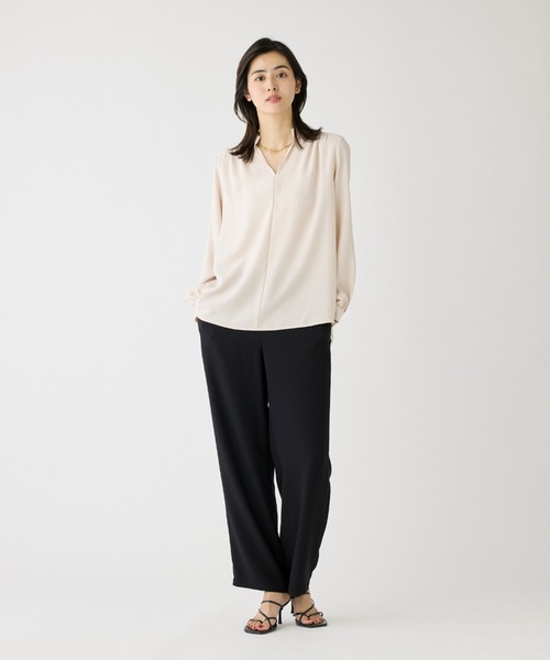 I.T.'S international（イッツインターナショナル）の「ヴィーナスバックサテン スタンドカラーブラウス（シャツ/ブラウス・レディース・ピンク/オフホワイト/ブラック・9号）」の4枚目の写真