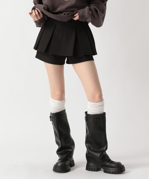 FOREVER 21(フォーエバー トゥエンティーワン)の「【2025SS】レイヤードプリーツスカパン(その他パンツ・レディース・グレー/ブラック・MEDIUM/SMALL)」の2枚目の写真