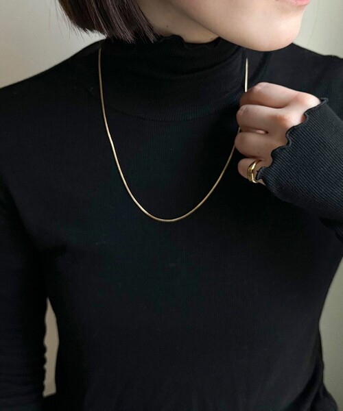 fredy emue（フレディエミュ）の「ステンレススネイクミドルネックレス（ネックレス・レディース・ゴールド/シルバー・FREE）」の5枚目の写真