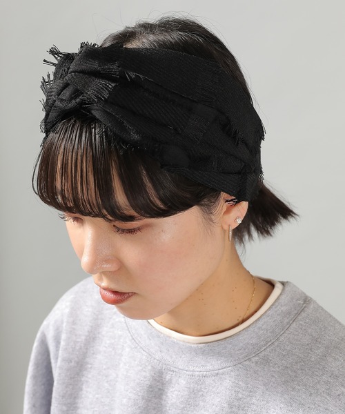 emesuelee（エメスーリー）の「フリンジヘアバンド（ヘアバンド・レディース・アイボリー/ブラック・フリー）」の2枚目の写真