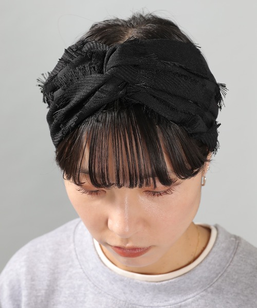 emesuelee（エメスーリー）の「フリンジヘアバンド（ヘアバンド・レディース・アイボリー/ブラック・フリー）」の6枚目の写真