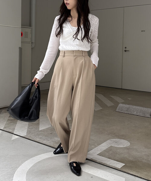 CAPRICIEUX LE'MAGE（カプリシューレマージュ）の「【低身長・高身長サイズあり】タックストレートパンツ（その他パンツ・レディース・ブラック/ホワイト系その他/ベージュ・36/38/PS/TM）」の6枚目の写真