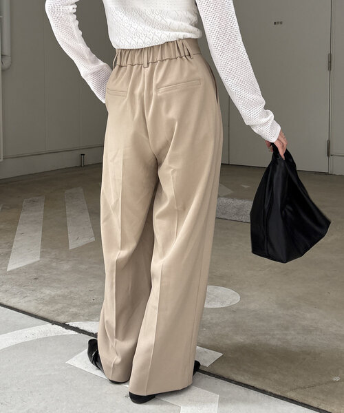 CAPRICIEUX LE'MAGE（カプリシューレマージュ）の「【低身長・高身長サイズあり】タックストレートパンツ（その他パンツ・レディース・ブラック/ホワイト系その他/ベージュ・36/38/PS/TM）」の5枚目の写真