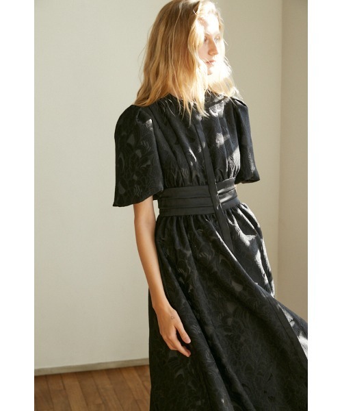 Estella.K(エステラケー)の「Sophie Jacquard Long Dress サテンジャガードドレス(ワンピース・レディース・ブラック/ライトベージュ・FREE)」の8枚目の写真