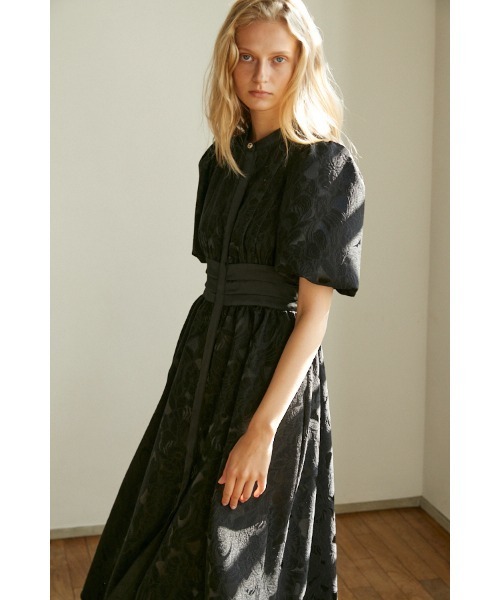 Estella.K(エステラケー)の「Sophie Jacquard Long Dress サテンジャガードドレス(ワンピース・レディース・ブラック/ライトベージュ・FREE)」の9枚目の写真