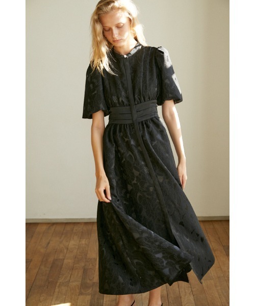 Estella.K(エステラケー)の「Sophie Jacquard Long Dress サテンジャガードドレス(ワンピース・レディース・ブラック/ライトベージュ・FREE)」の12枚目の写真