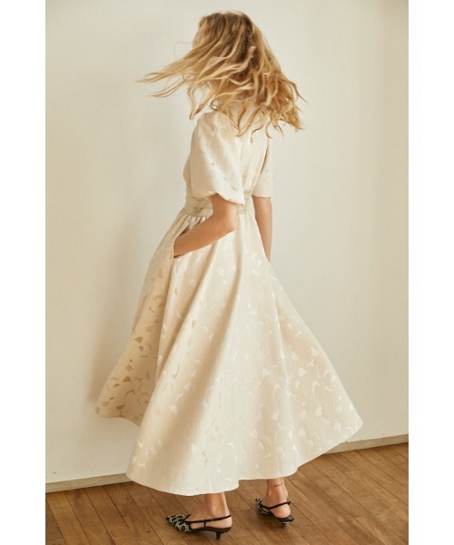 Estella.K(エステラケー)の「Sophie Jacquard Long Dress サテンジャガードドレス(ワンピース・レディース・ブラック/ライトベージュ・FREE)」の19枚目の写真