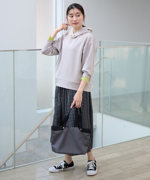 ANY(エニィ)の「シア―ラウンドネックTシャツ(Tシャツ/カットソー・レディース・ホワイト系/グリーン系/ライトグレー系/ブラック系・F)」の14枚目の写真