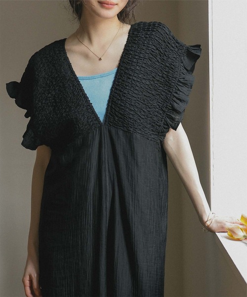 titivate(ティティベイト)の「シャーリングフリルオールインワン(つなぎ/オールインワン・レディース・オリーブ/ブラック/ライトベージュ/ブルー・SP/S/M/L)」の8枚目の写真