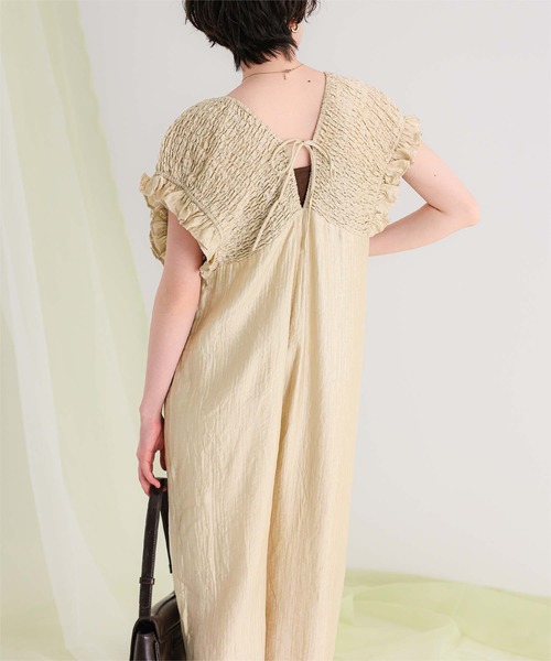 titivate(ティティベイト)の「シャーリングフリルオールインワン(つなぎ/オールインワン・レディース・オリーブ/ブラック/ライトベージュ/ブルー/ダークオレンジ/ネイビー・SP/S/M/L)」の21枚目の写真