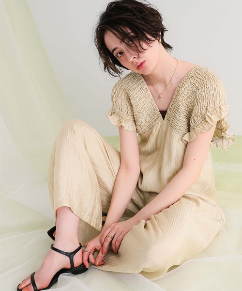 titivate(ティティベイト)の「シャーリングフリルオールインワン(つなぎ/オールインワン・レディース・オリーブ/ブラック/ライトベージュ/ブルー/ダークオレンジ/ネイビー・SP/S/M/L)」の22枚目の写真