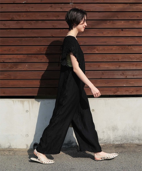 titivate(ティティベイト)の「シャーリングフリルオールインワン(つなぎ/オールインワン・レディース・オリーブ/ブラック/ライトベージュ/ブルー/ダークオレンジ/ネイビー・SP/S/M/L)」の20枚目の写真