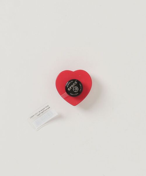 crocs（クロックス）の「crocs Red and Pearl Heart / クロックス レッド アンド パール ハート（シューズアクセサリー・メンズ・マルチ・FREE）」の2枚目の写真