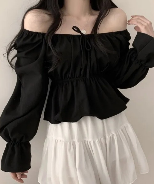 Mejoul（メジュール）の「2way リボンデザインギャザーボリュームスリーブ ペプラムブラウス（シャツ/ブラウス・レディース・ブラック/ホワイト・L/M）」の10枚目の写真