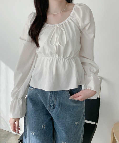 Mejoul（メジュール）の「2way リボンデザインギャザーボリュームスリーブ ペプラムブラウス（シャツ/ブラウス・レディース・ブラック/ホワイト・L/M）」の3枚目の写真