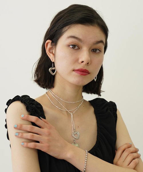 MILKFED.（ミルクフェド）の「HEART CHARMS EARRINGS（ピアス（両耳用）・レディース・シルバー・ONE SIZE）」の5枚目の写真
