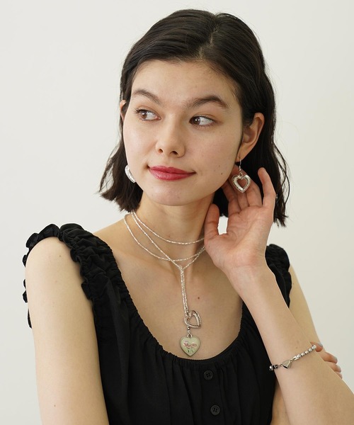 MILKFED.（ミルクフェド）の「HEART CHARMS EARRINGS（ピアス（両耳用）・レディース・シルバー・ONE SIZE）」の6枚目の写真