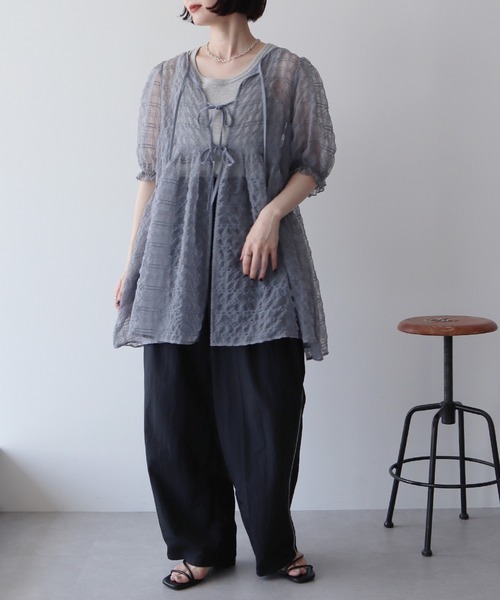 earth music&ecology(アースミュージックアンドエコロジー)の「【WEB限定/前後2WAY】シアーパフチュニック(チュニック・レディース・アイボリー/グレー/ピンク/ライトブルー・FREE)」の21枚目の写真