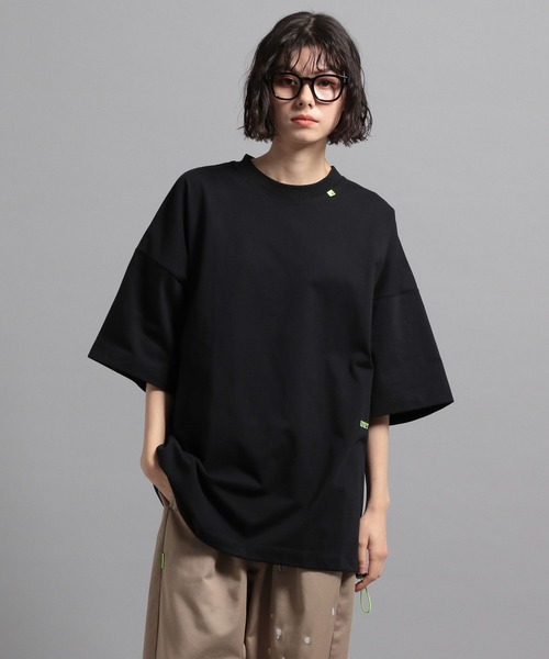 GEORGE'S(ジョージズ)の「エンブロイダリーTシャツ(Tシャツ/カットソー・メンズ・ホワイト/ブラック・MEDIUM/LARGE)」の5枚目の写真