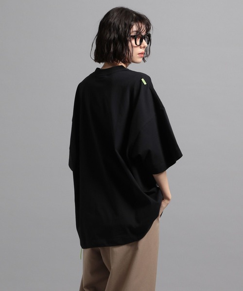 GEORGE'S(ジョージズ)の「エンブロイダリーTシャツ(Tシャツ/カットソー・メンズ・ホワイト/ブラック・MEDIUM/LARGE)」の9枚目の写真